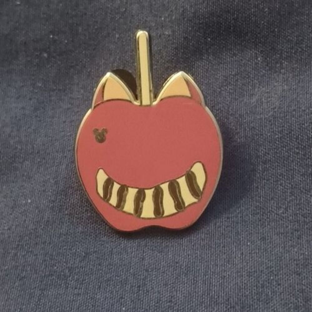 Cheshire Cat Caramel Candy Apple Hidden Mickey Disney Trading Pin WDW 2015